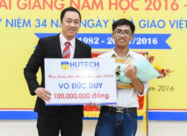 HUTECH cong bo chinh sach hoc bong tuyen sinh khoa 2017 hinh anh