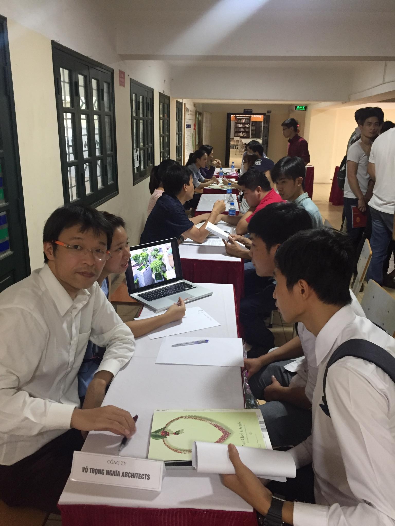 Dai hoc Phuong Dong anh 1