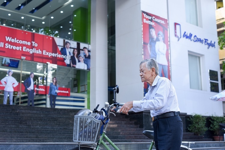 Neu chua co dong luc hoc tieng Anh, hay doc qua 2 cau chuyen nay hinh anh