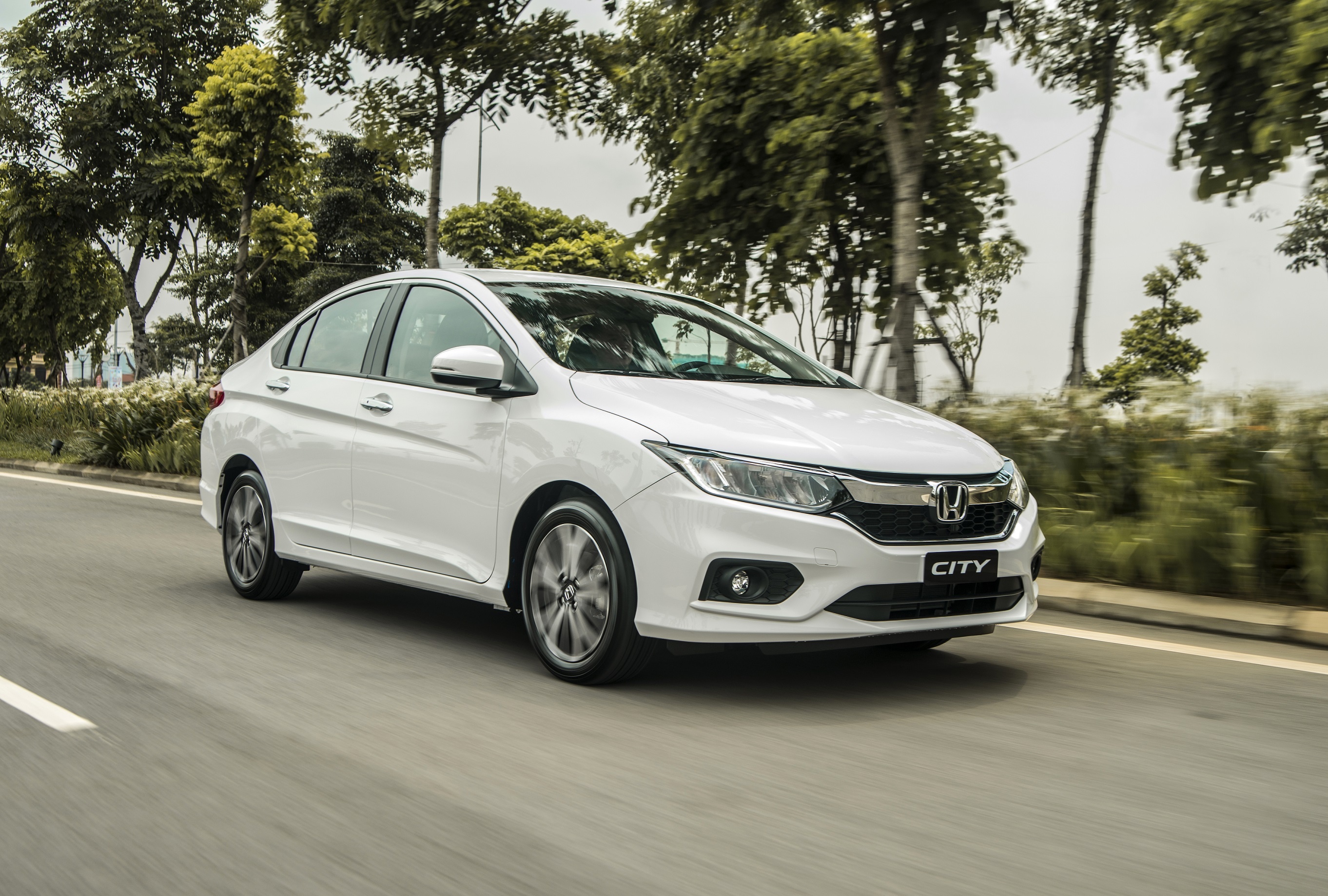 Honda City 2017 dat ky luc voi 1.000 don dat hang thang 6 hinh anh