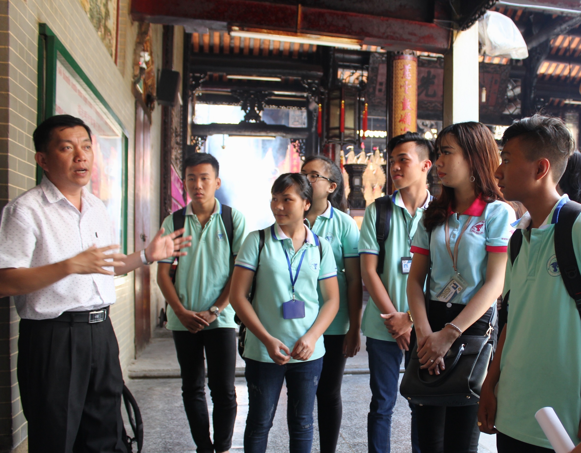 Trung cap Viet Giao anh 1