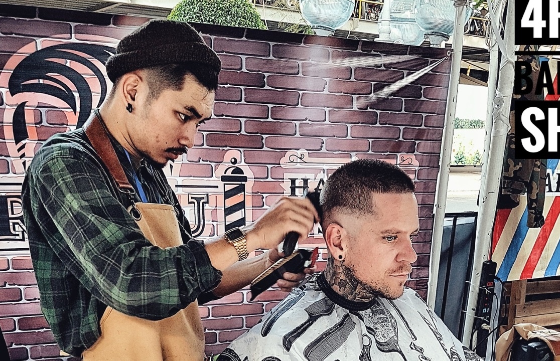 Tiem lam toc cua dien vien 'Bui doi cho Lon' don gan 200 khach/ngay hinh anh