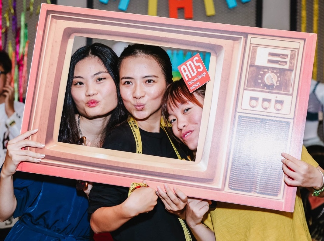 Ly do nhieu ban tre ru nhau theo hoc nganh thiet ke hinh anh