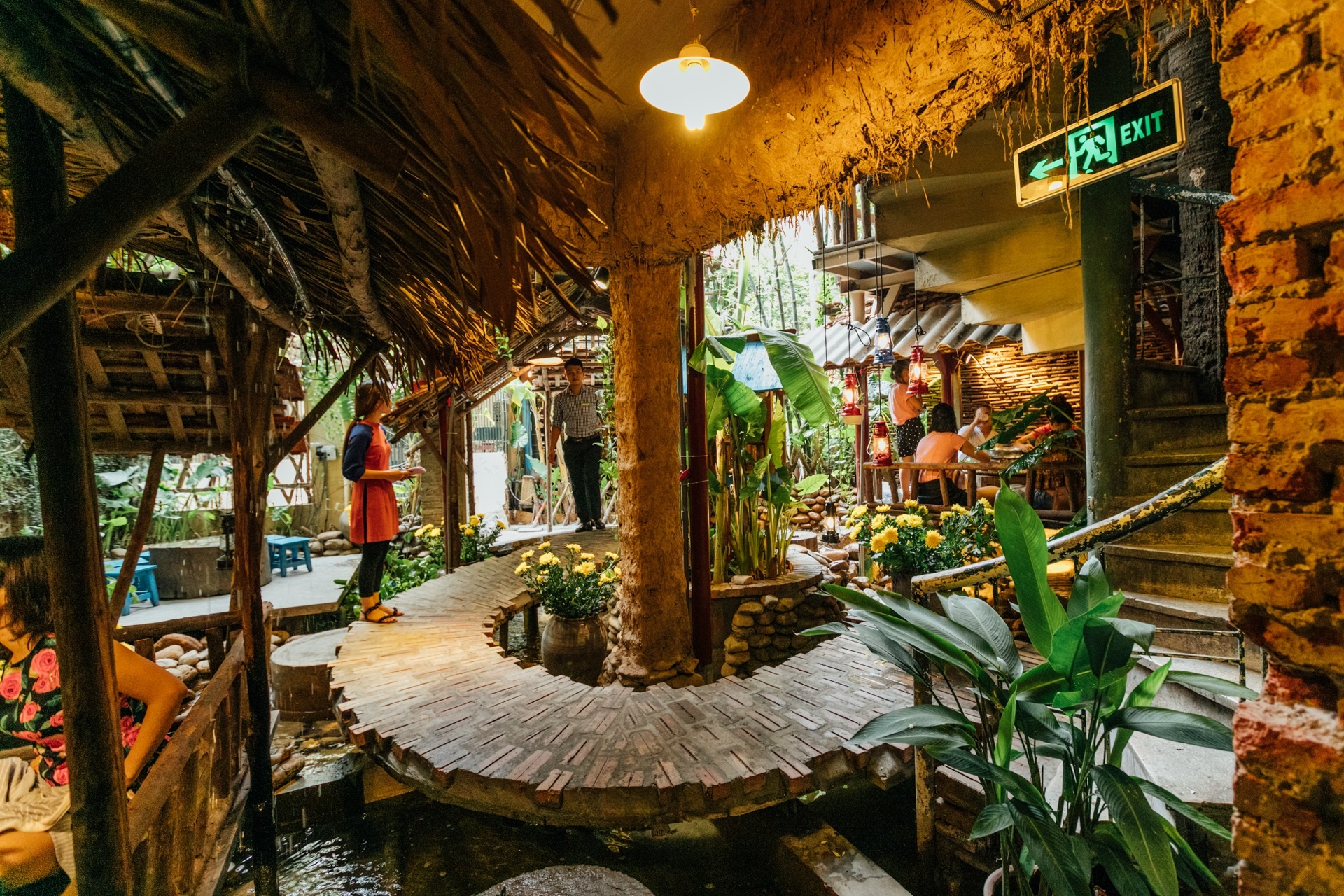 quan an dep nhu buc hoa dong que tai Ha Noi anh 1