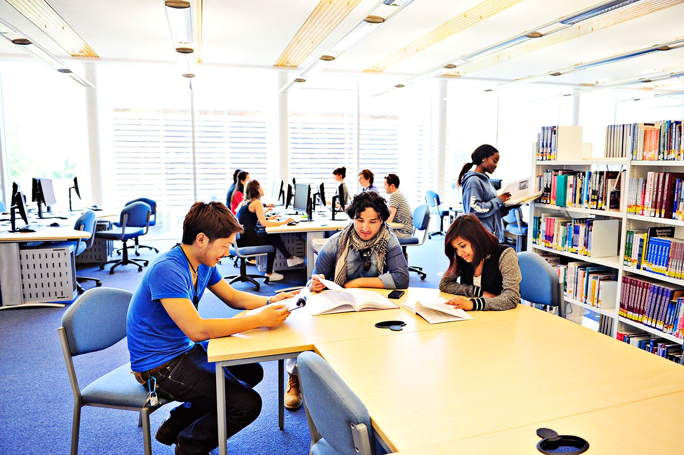 Viện Đào tạo Quốc tế UEF ảnh 1 Vien Dao tao Quoc te UEF anh 1