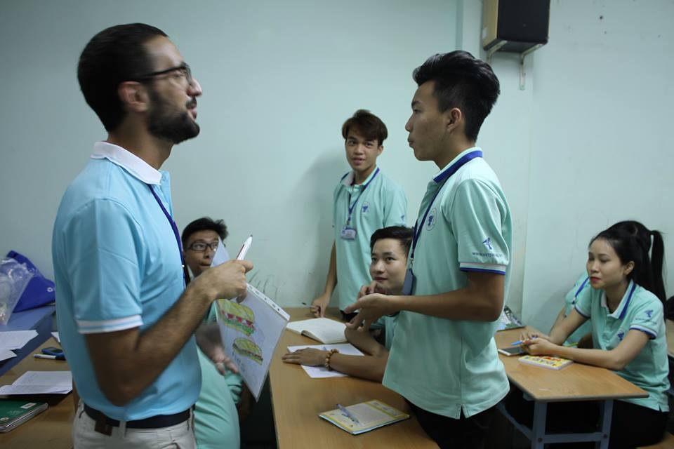 Trung cap Viet Giao anh 2