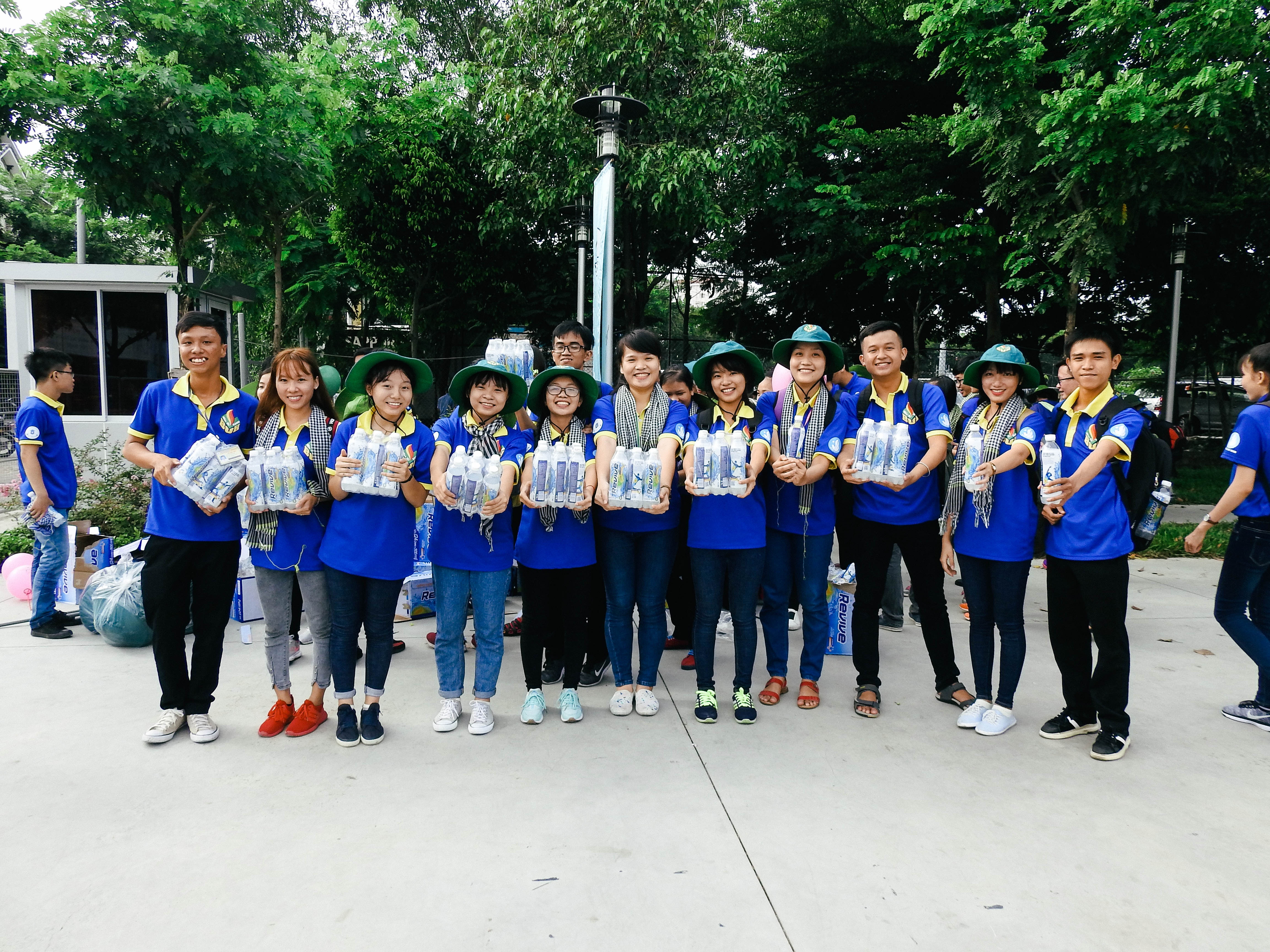 loat anh day tinh cam tu chuong trinh tinh nguyen anh 4