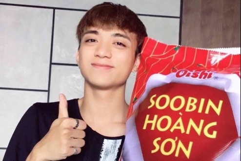 Le hoi banh snack giua thanh pho cho ban tre vui cuoi tuan hinh anh