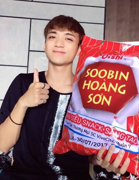 le hoi banh snack giua thanh pho anh 1