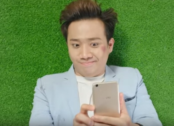 Tran Thanh, Diep Linh Chau xuat than voi clip xoa bo dinh kien selfie hinh anh