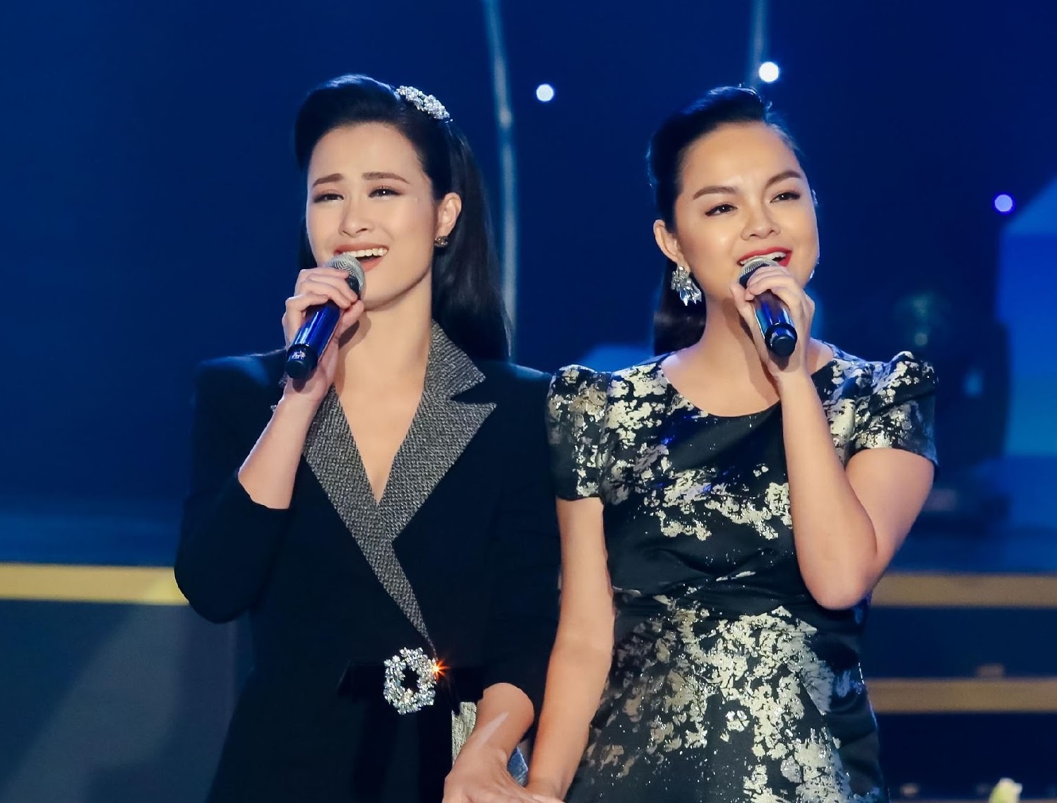 Sao Viet ke ve nguoi truyen lua nghe tai su kien 'Thay loi muon noi' hinh anh