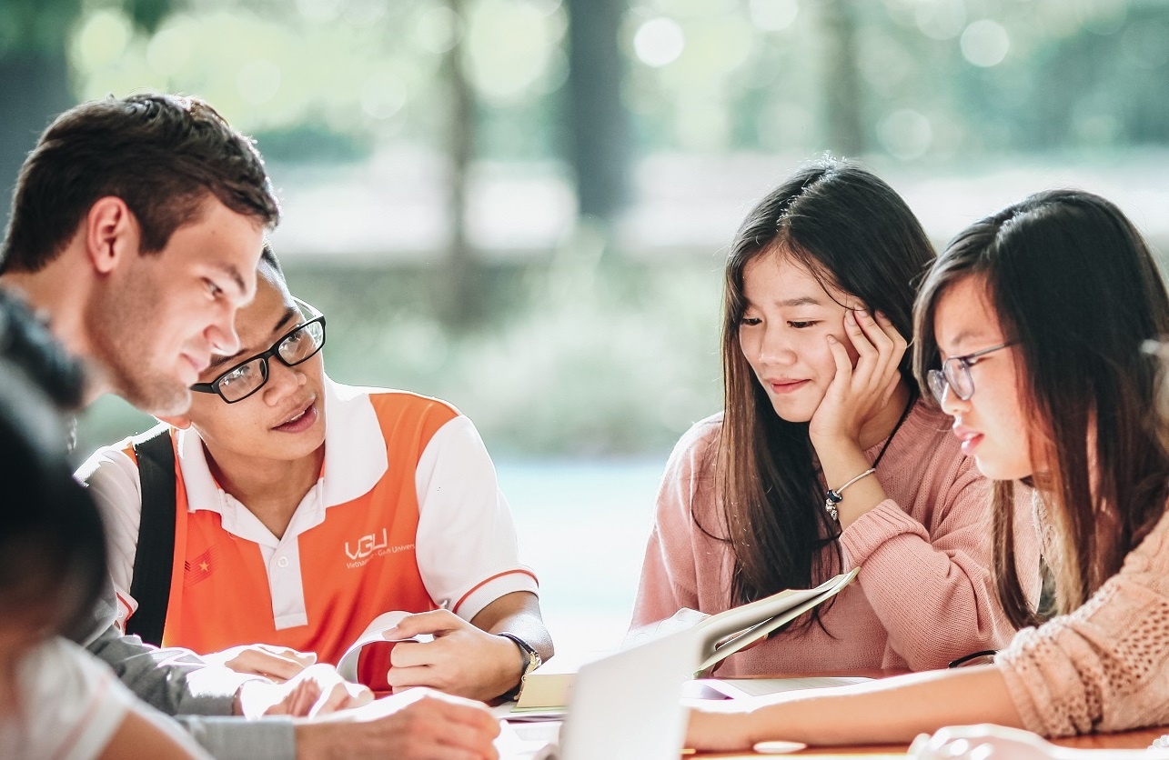 DH Viet Duc nang chat luong dao tao voi giao trinh tieng Anh hinh anh