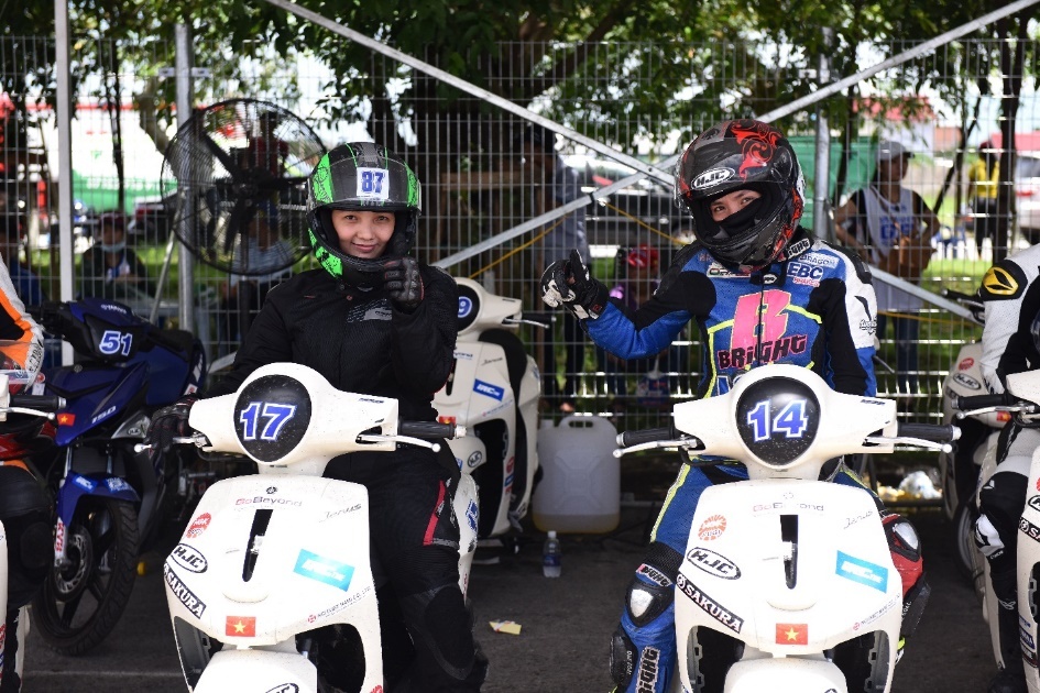 chang 2 giai dua xe the thao Yamaha GP 2017 anh 2