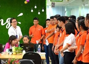 100% sinh vien DH FPT duoc tiep xuc voi moi truong lam viec thuc te hinh anh