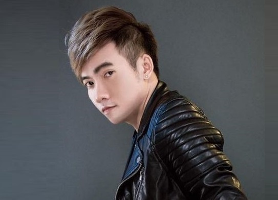 Pham Truong livestream tiet lo du an am nhac moi hinh anh