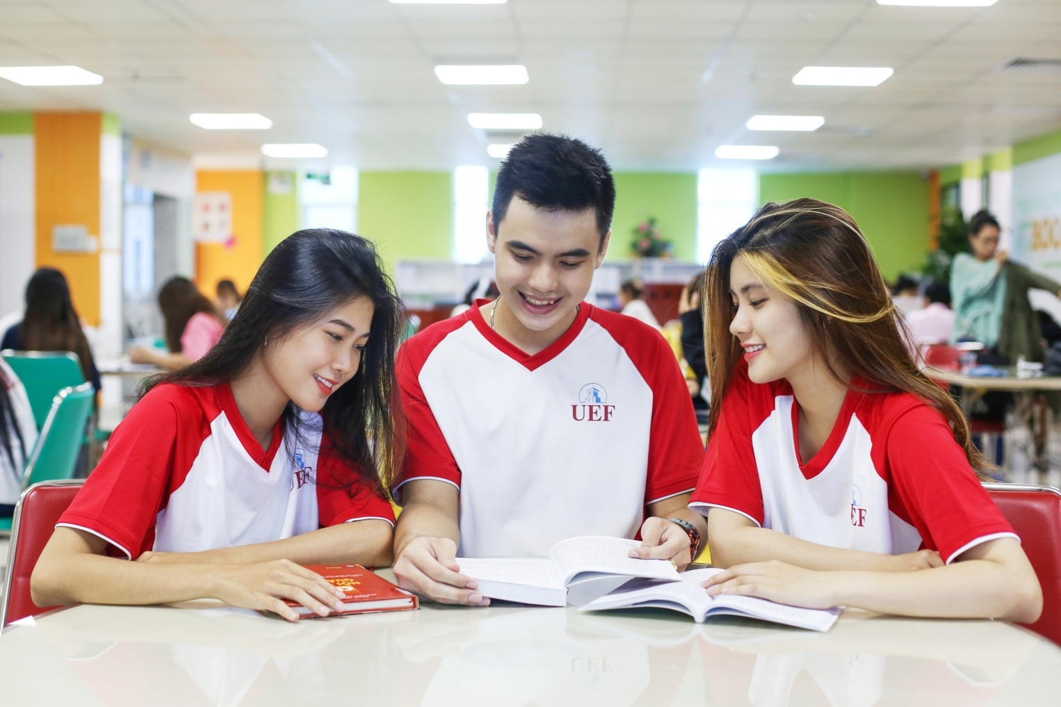 Them co hoi vao dai hoc chuan quoc te voi nguyen vong bo sung hinh anh