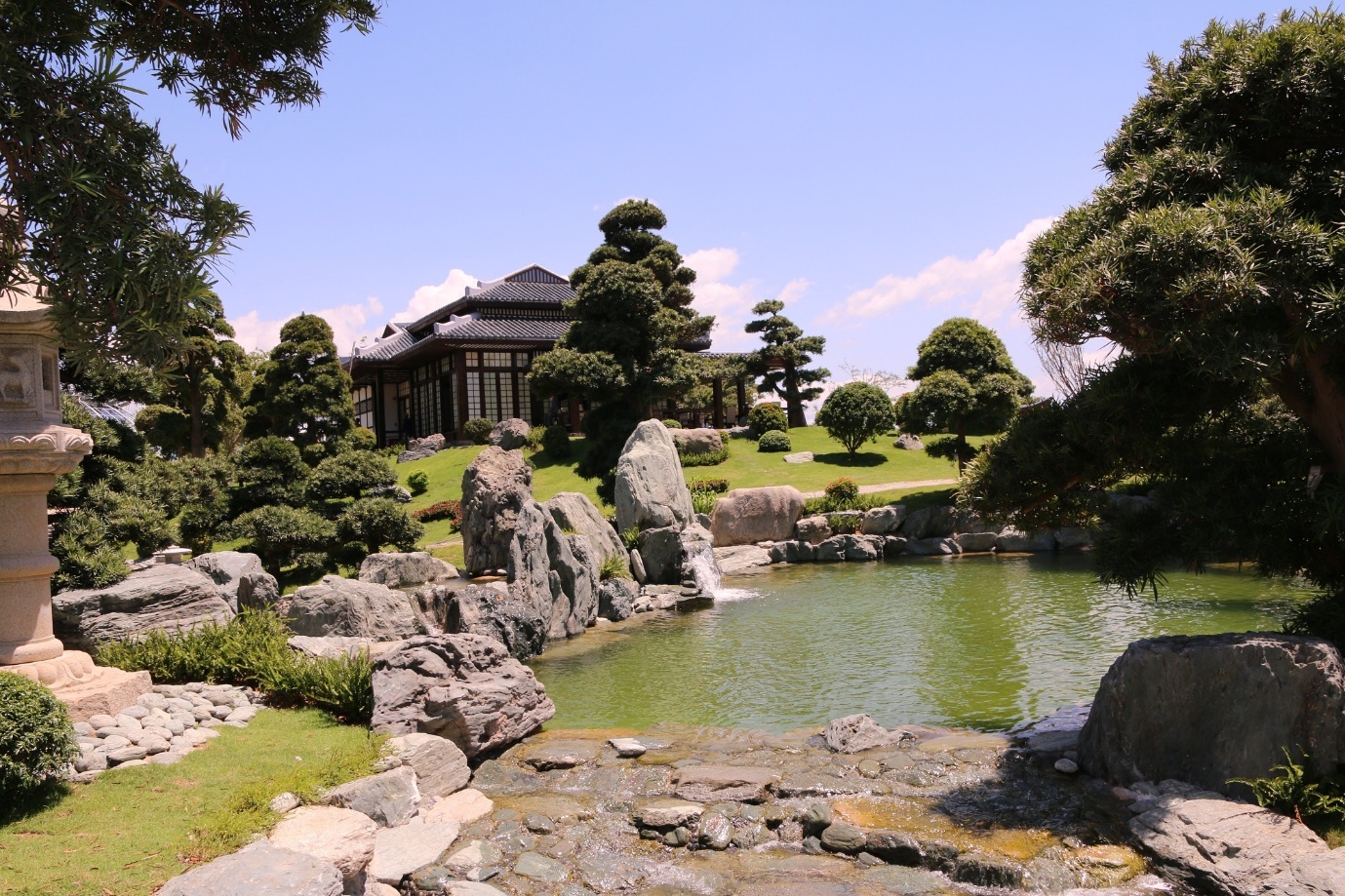 Vinpearl Land manh tay dau tu de hut khach anh 1