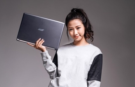 Acer tung khuyen mai lon mua tuu truong hinh anh