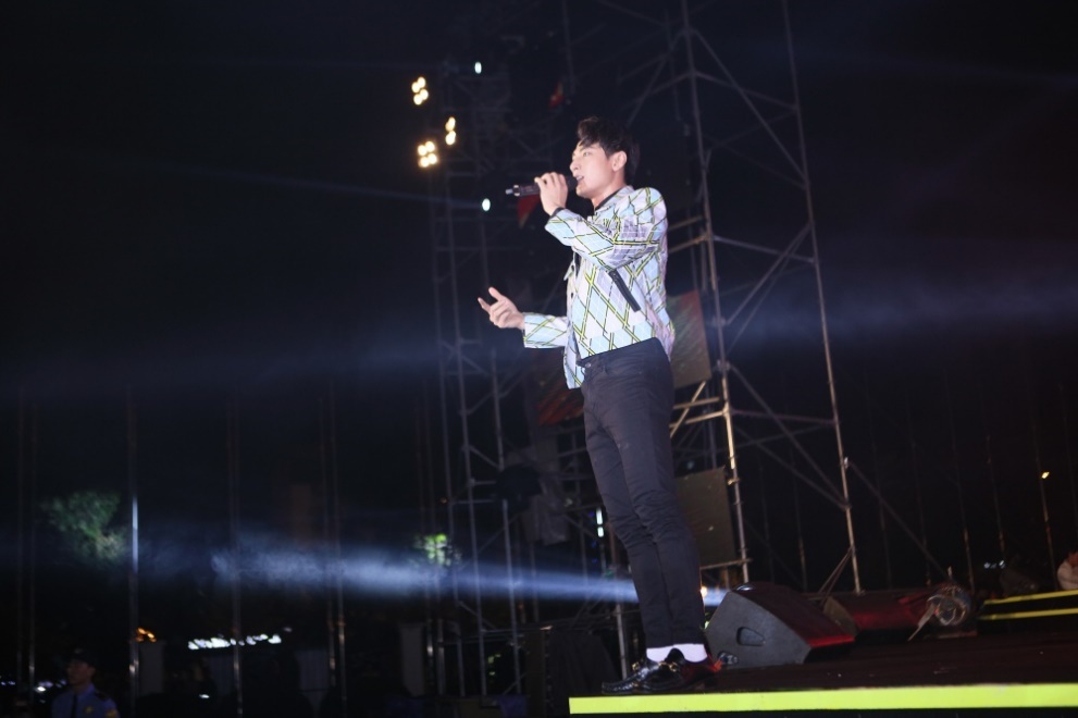 Dang Quang Watch anh 1