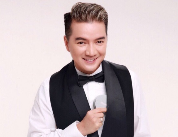 Meo tham kho dau tuc thi giup Dam Vinh Hung tu tin xuat hien truoc fan hinh anh