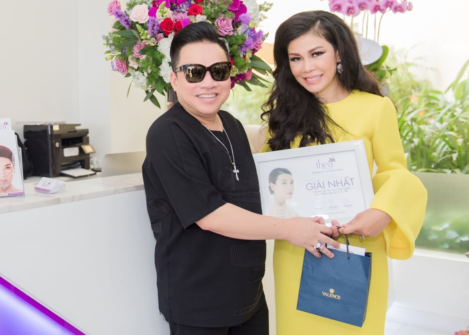 Dong ho Valence dong hanh cung Thea trong su kien lam dep hinh anh