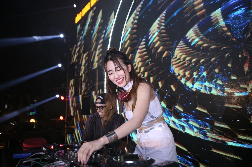 Dang Quang Watch anh 14