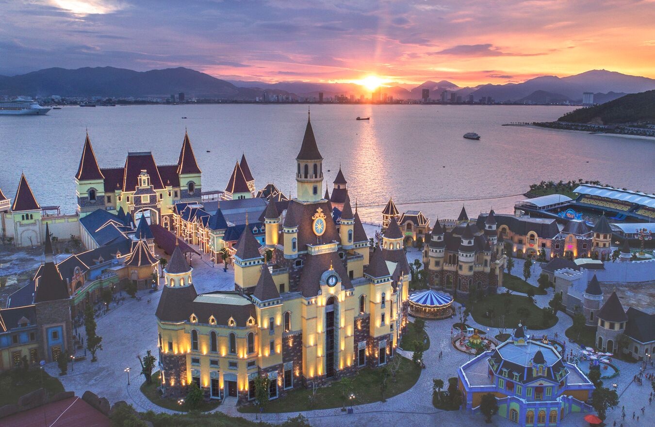 Den Nha Trang trai nghiem 'Disneyland phien ban Viet' hinh anh