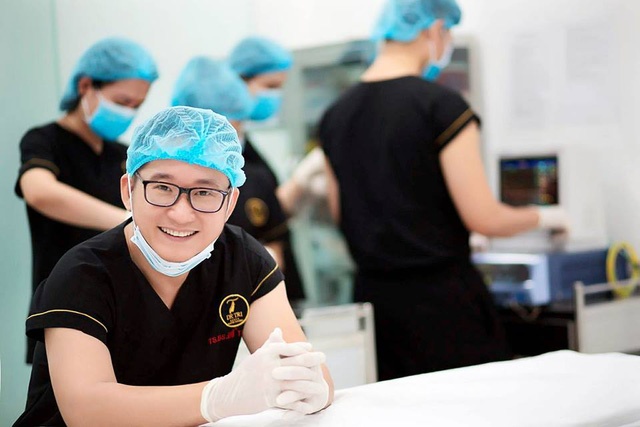 phau thuat tham my Tien si Tri anh 4