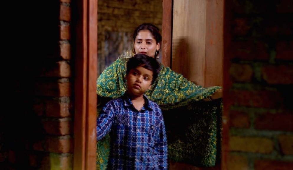 ‘Bi mat nguoi thua ke’: Khi quyen loi ‘bop nat’ tam hon tre tho hinh anh