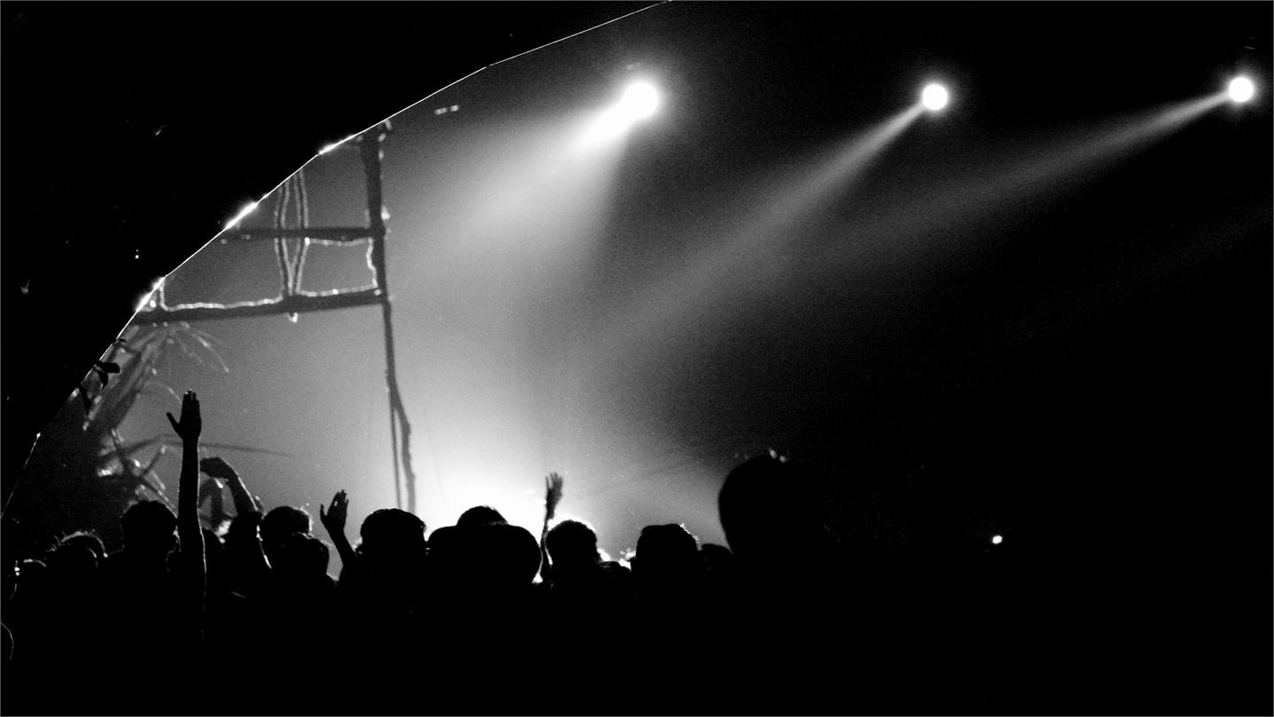 Samsung Galaxy J7 Pro anh 2