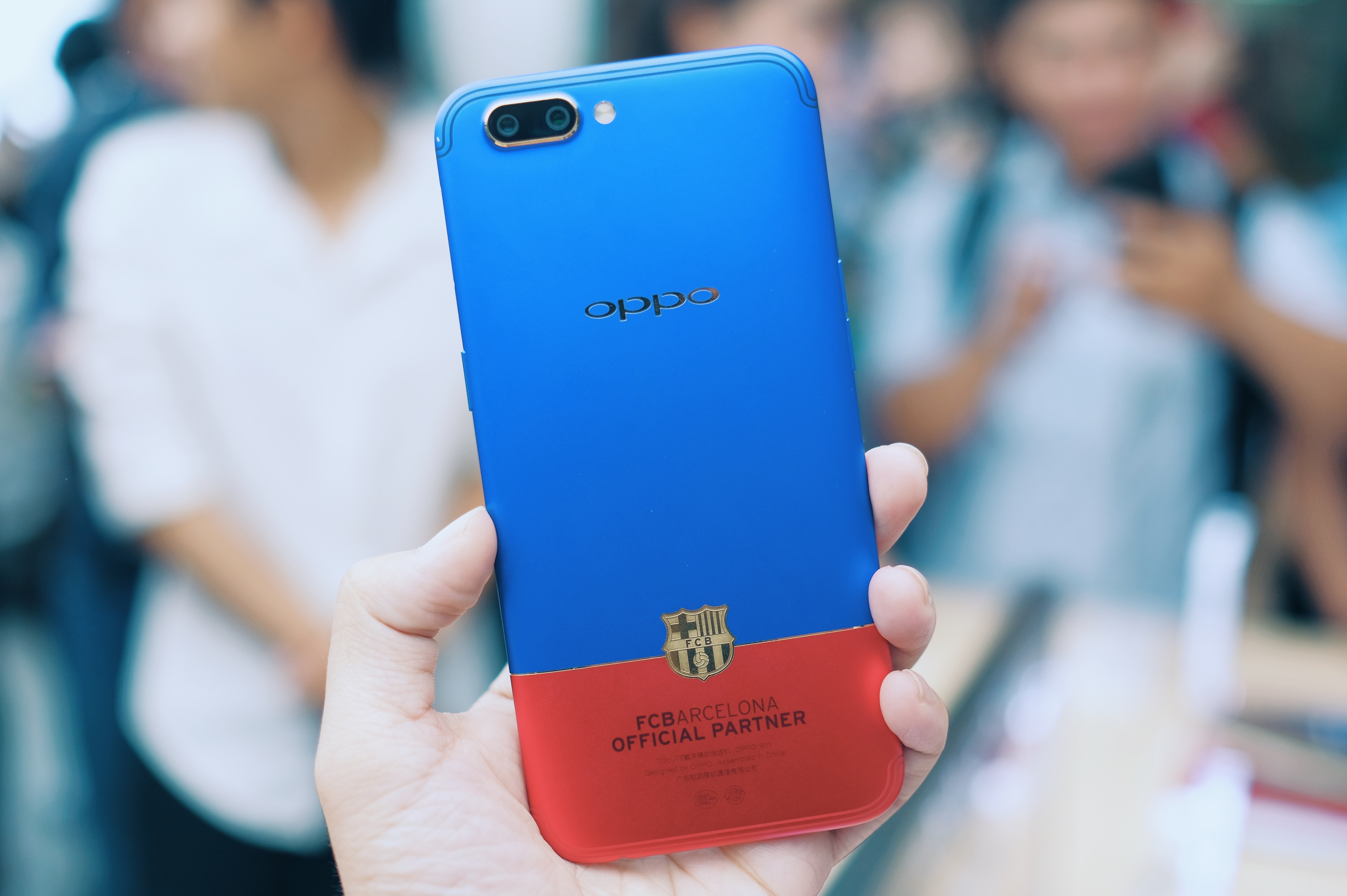 Oppo R11 phien ban Barcelona xuat hien tai Viet Nam hinh anh