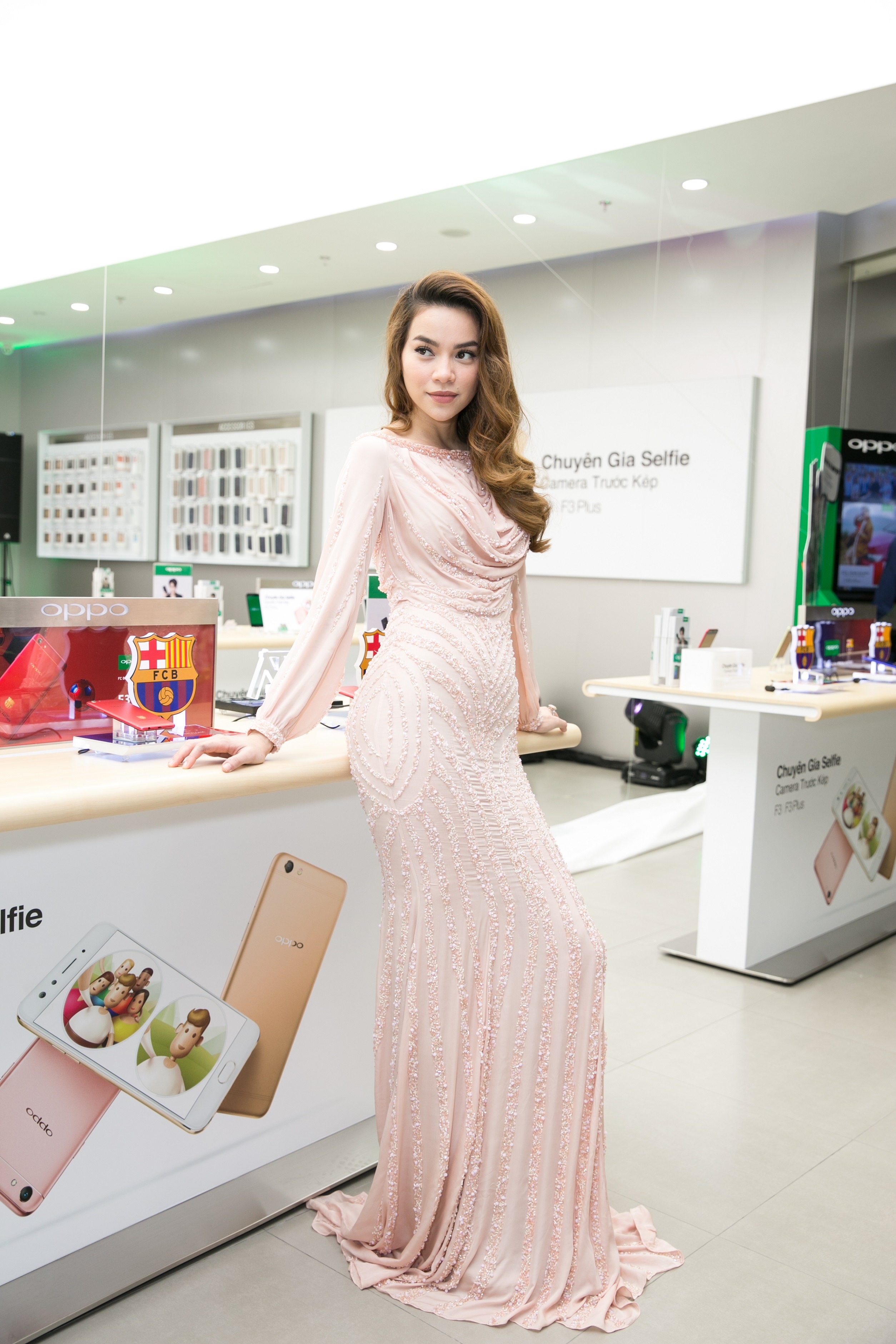 Ho Ngoc Ha khoe ve dam tham anh 1