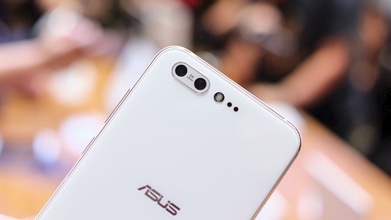 Smartphone Zenfone 4 chinh thuc duoc phan phoi ve Viet Nam hinh anh