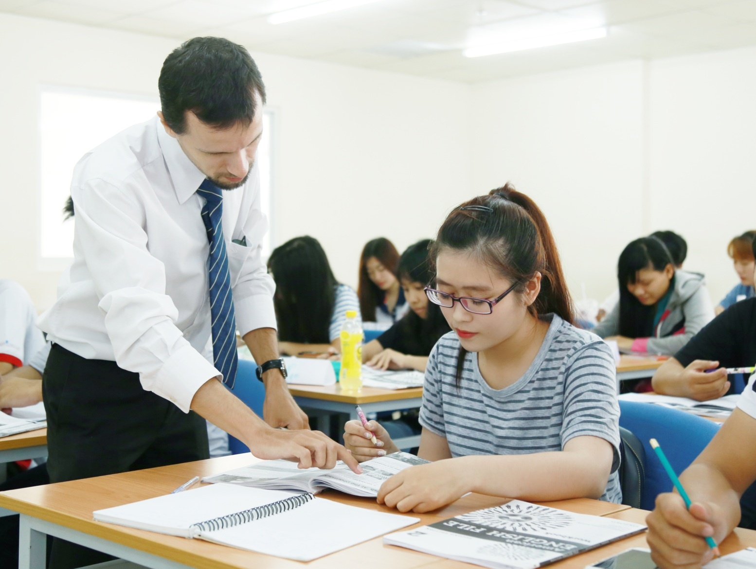 UEF ảnh 4 UEF anh 4