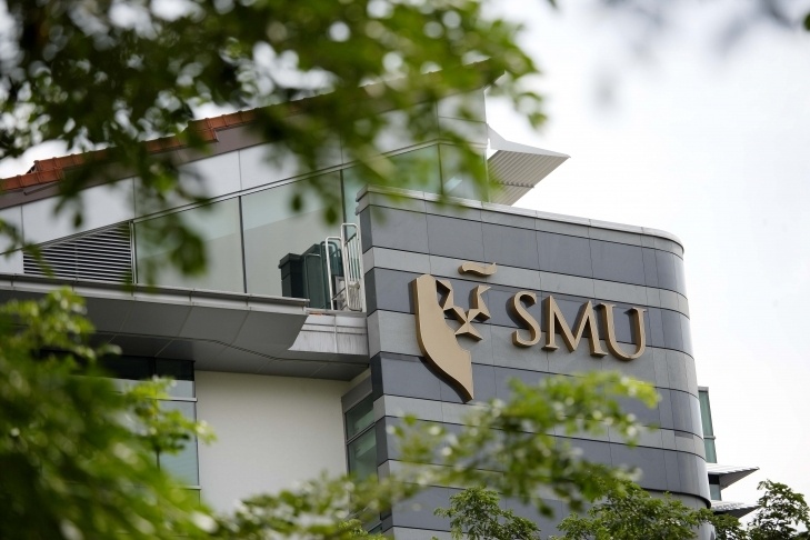 Sinh vien tot nghiep SMU co muc luong khoi diem nam top dau Singapore hinh anh