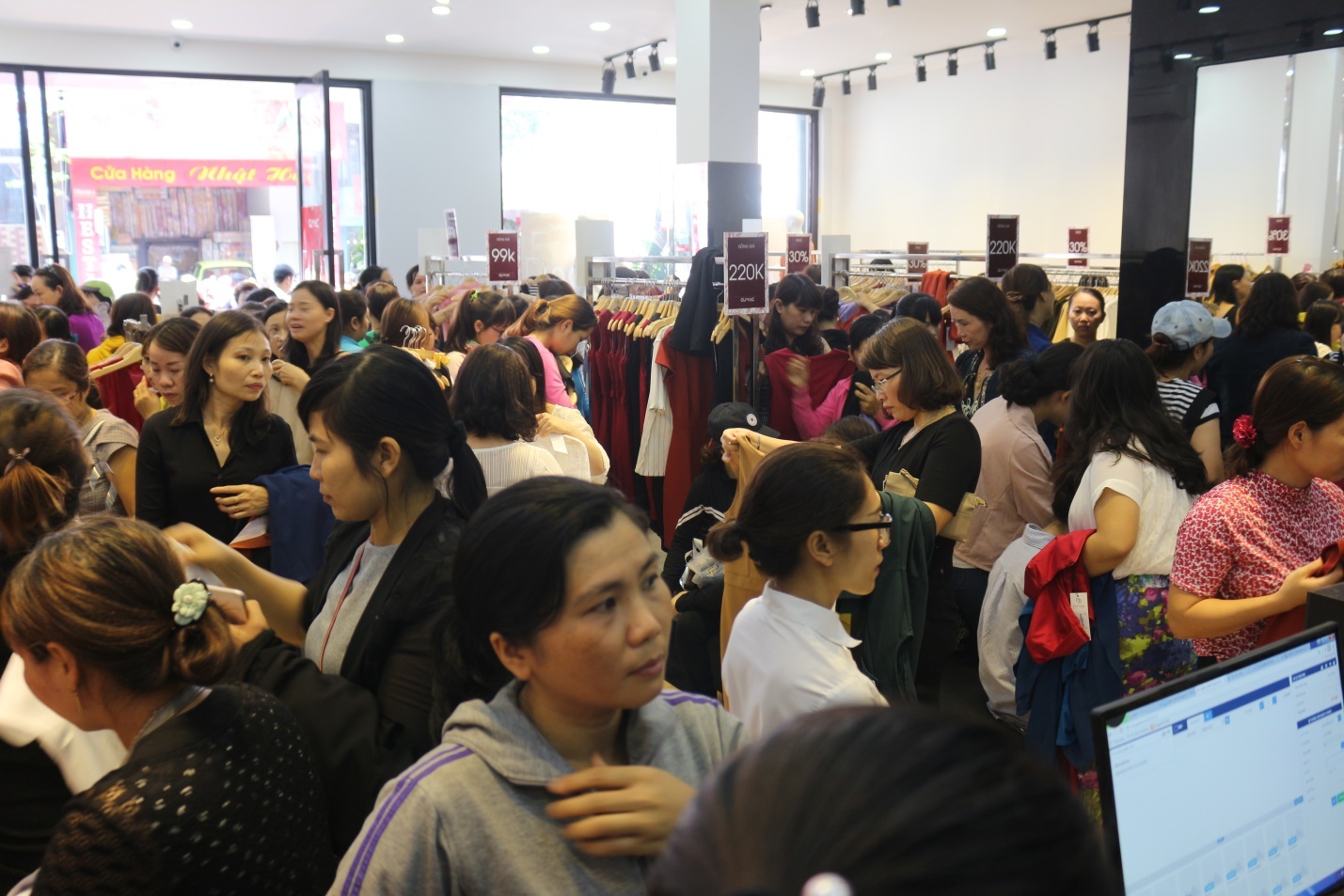 thời trang GUMAC ảnh 4 thoi trang GUMAC anh 4