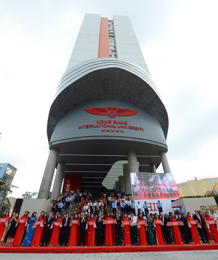 Dai hoc Quoc te Hong Bang anh 1