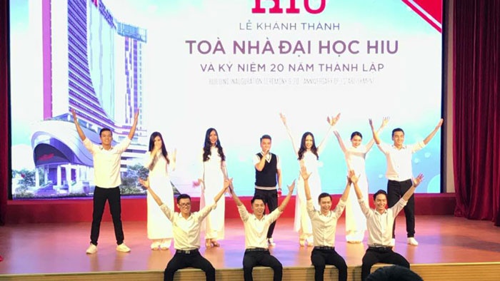 Dai hoc Quoc te Hong Bang anh 2