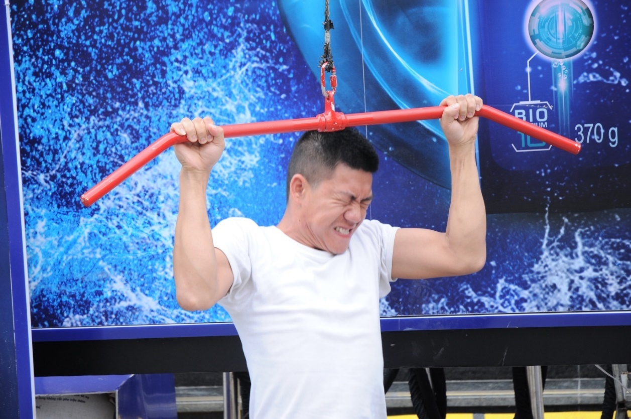 Phai manh chinh phuc thu thach keo ta, leo nui giua pho hinh anh