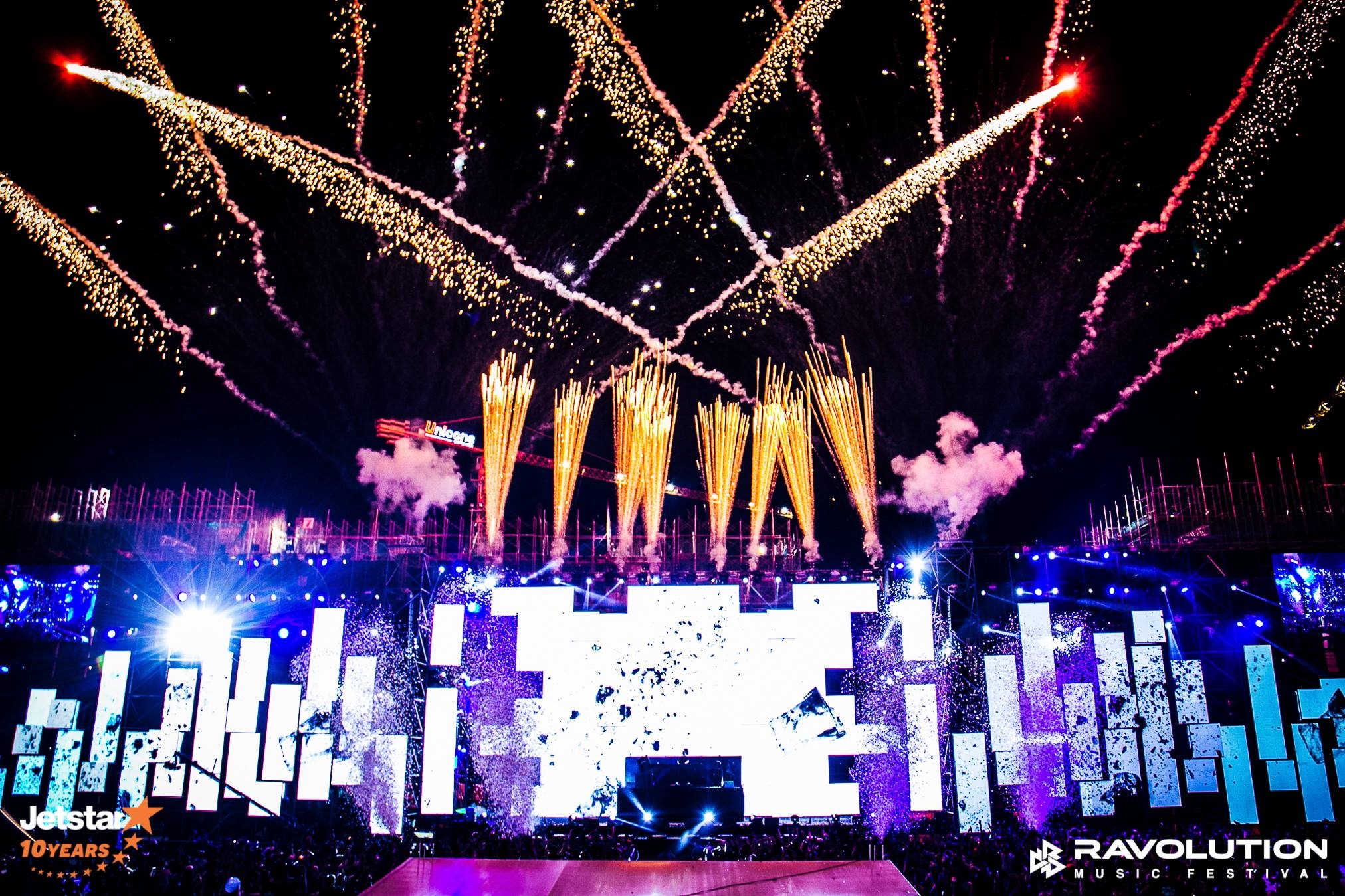 Dan sao lon quy tu tai dem nhac ‘Ravolution Music Festival by Jetstar’ hinh anh