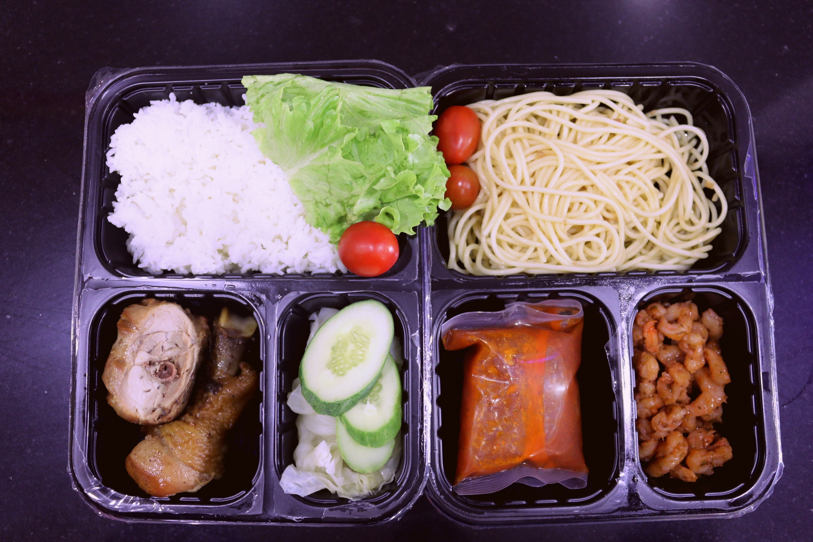 Thuc don mon vat buoi chieu ngon, re cua VinMart+ hinh anh