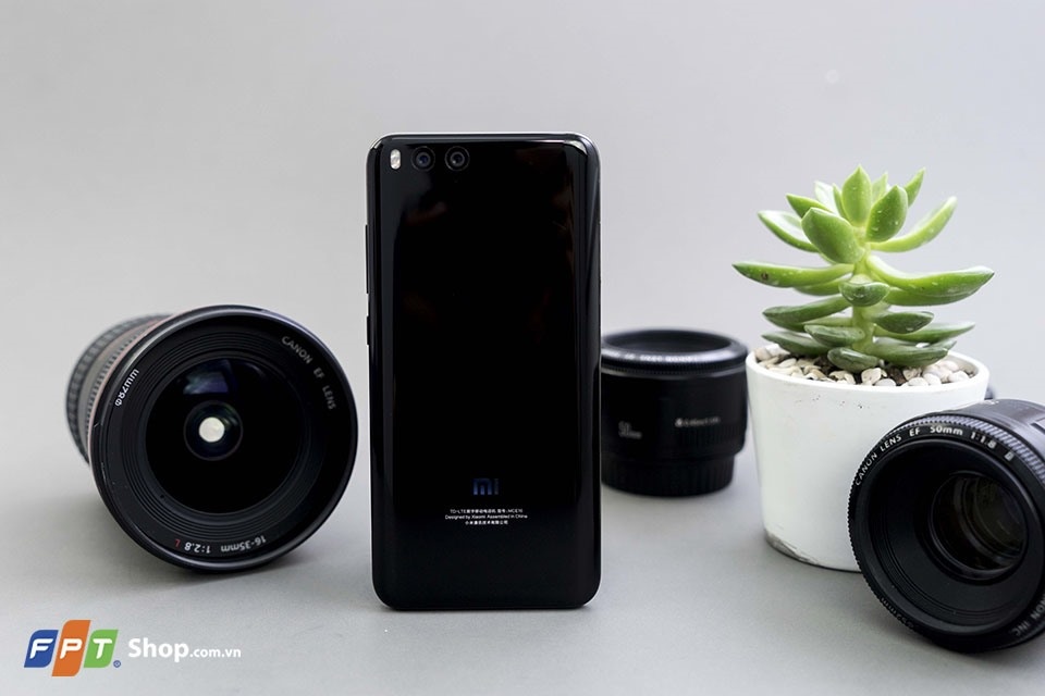 Sam Xiaomi Mi 6, nhan dong ho thong minh Amazfit tai FPT Shop hinh anh