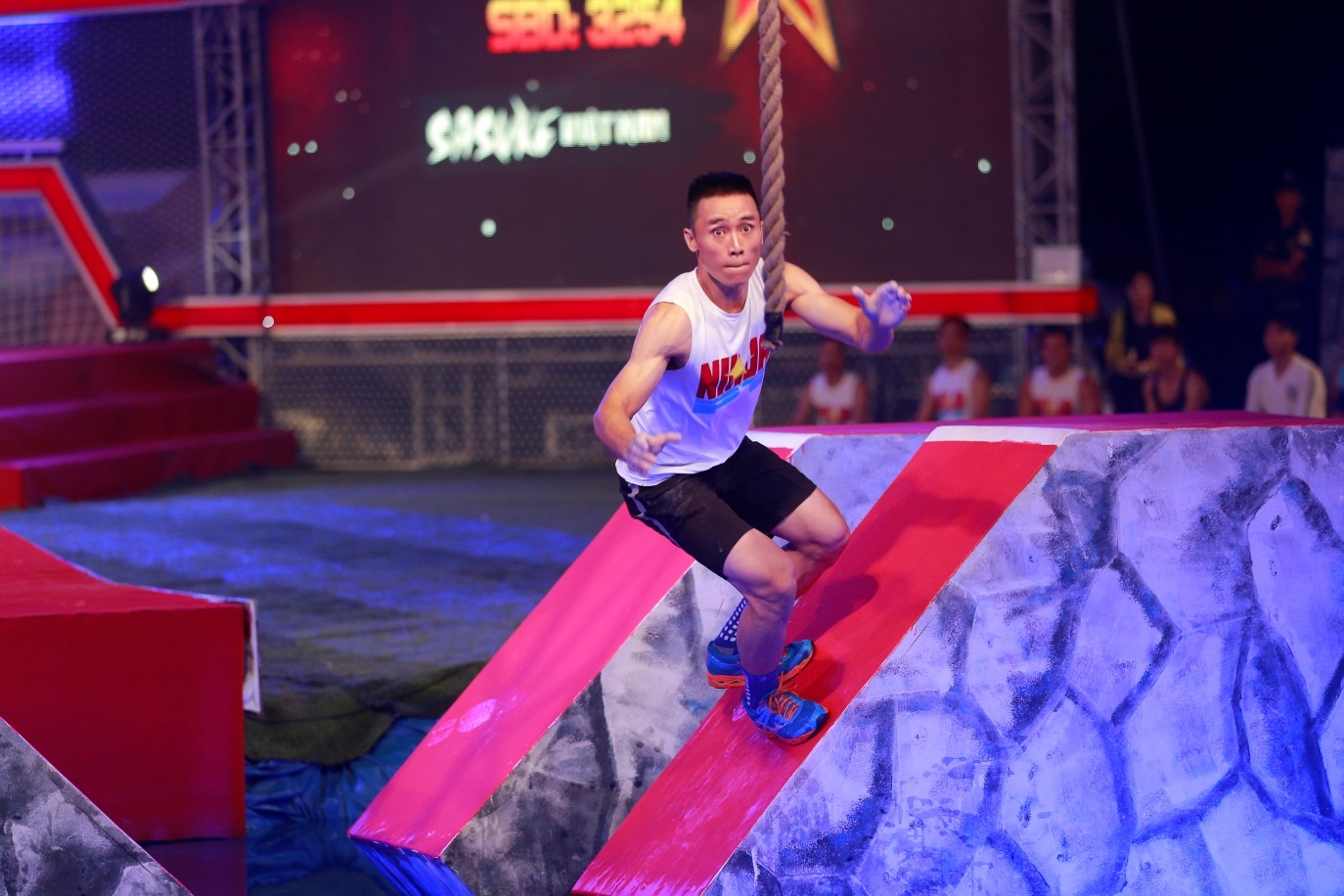 Sasuke Viet Nam anh 1