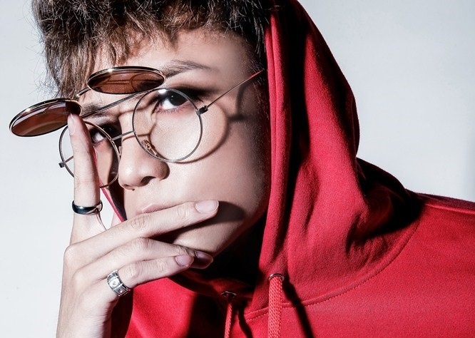 Soobin Hoang Son hao huc hoi ngo sinh vien Cao dang FPT Polytechnic hinh anh