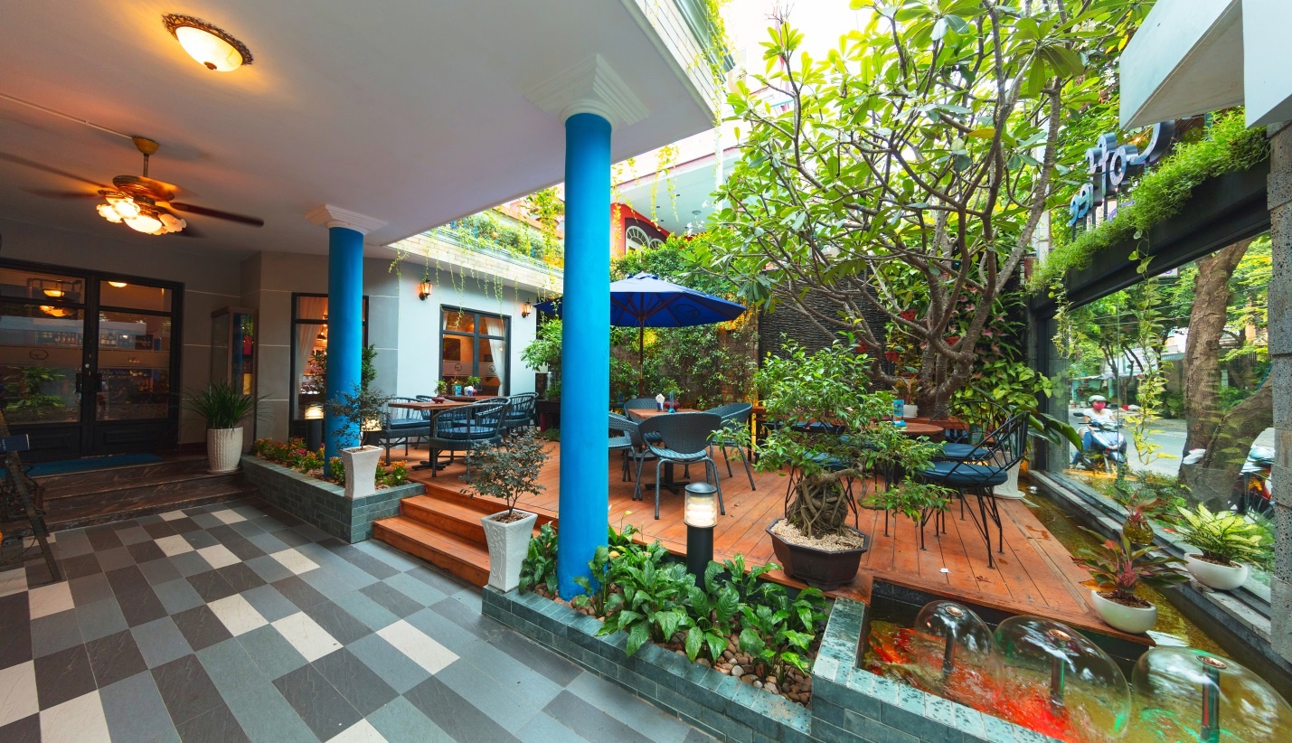 QT Coffee & Bistro anh 3