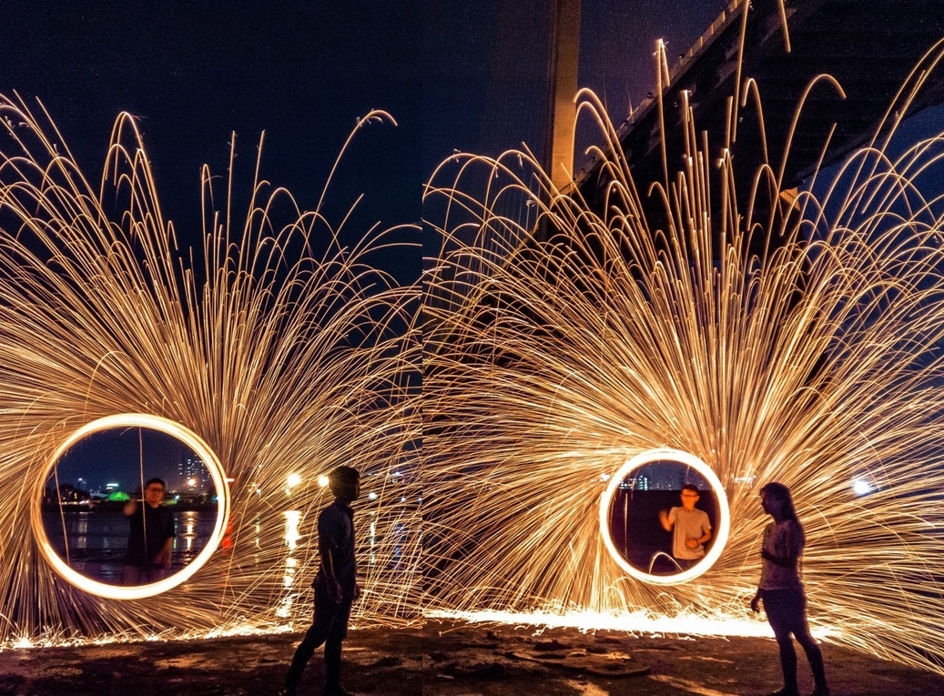 Thanh pho lon om tron vo van tinh yeu nho qua loat anh dem hinh anh