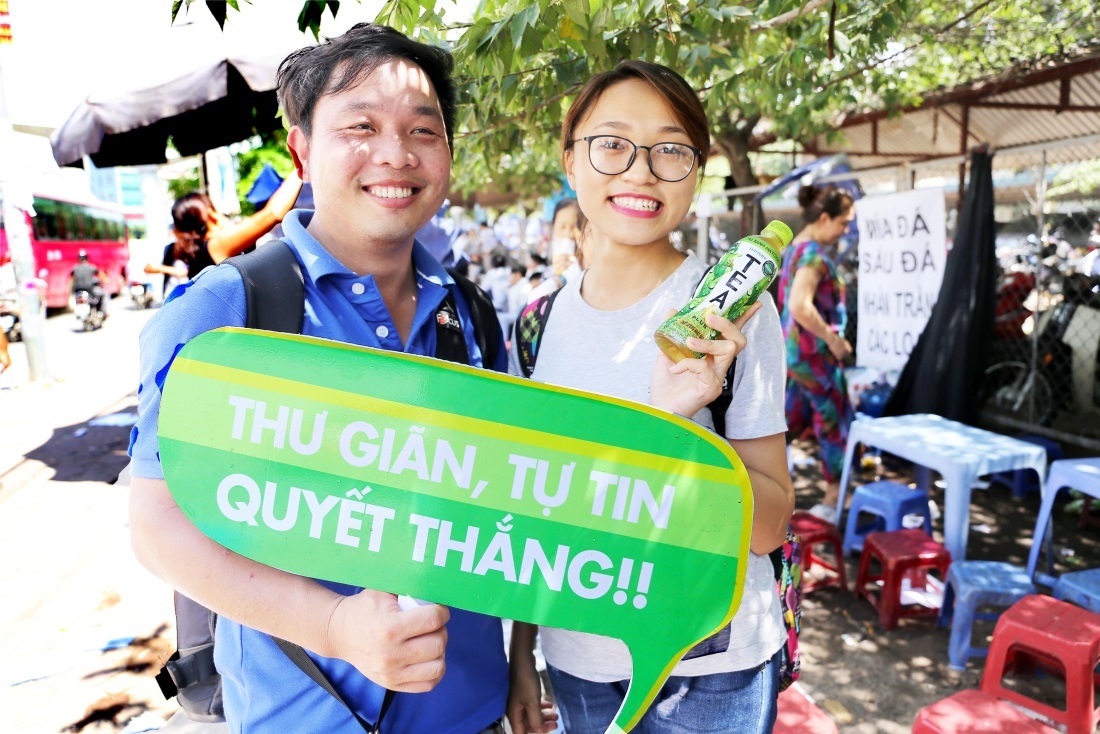 người khổng lồ đồ uống ảnh 1 nguoi khong lo do uong anh 1