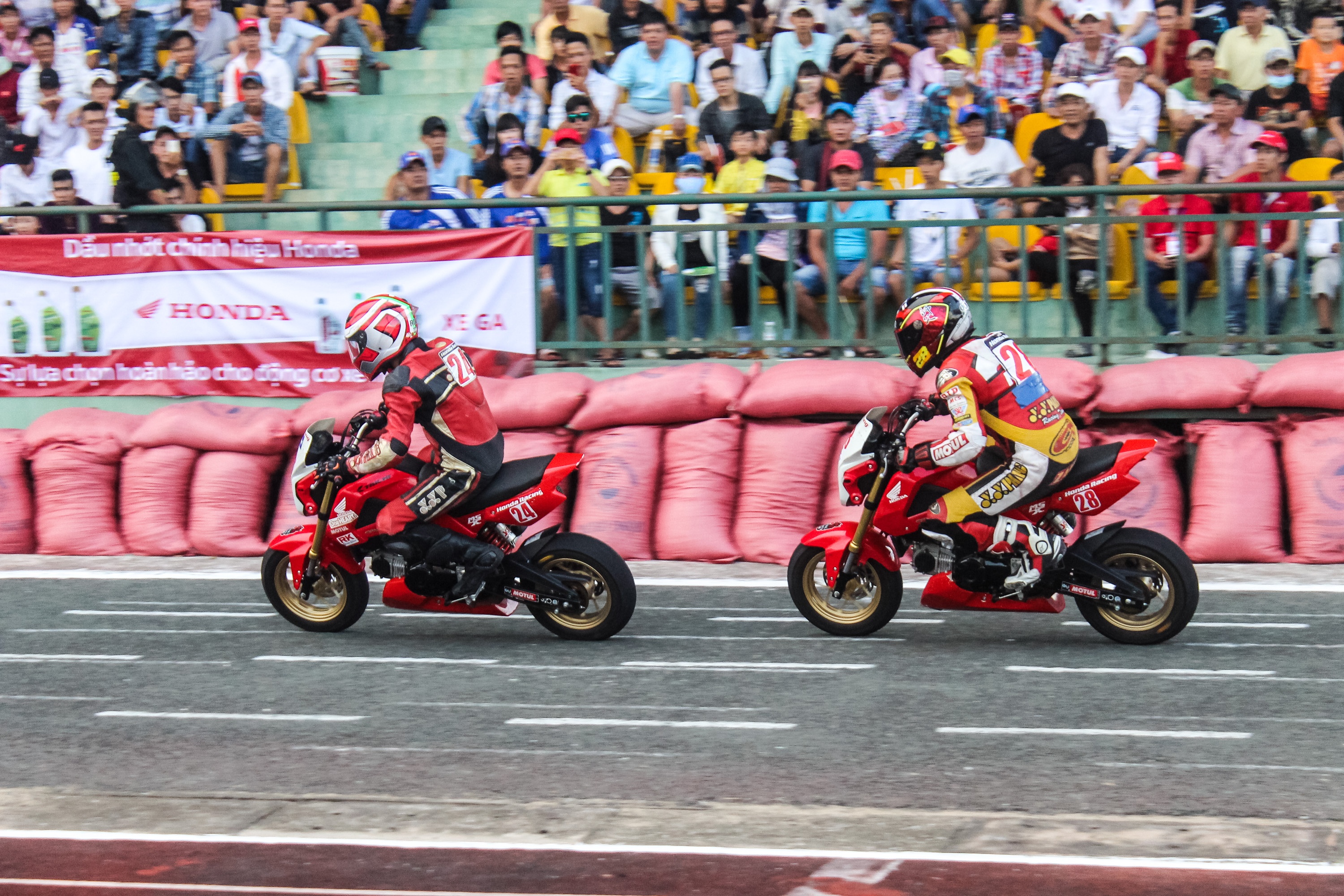 30 tay dua chuyen nghiep so tai tai giai Honda Racing Can Tho hinh anh