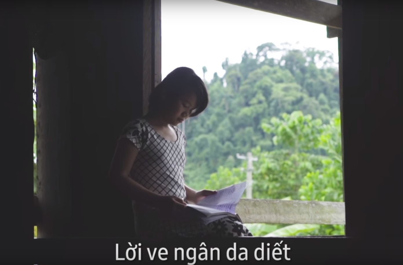 Video - Uoc mo gian di cua co be 'ngoi hat do buon' hinh anh