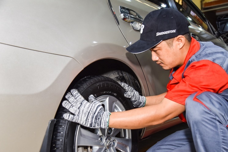 Bridgestone Techno - lop ben cho xe co nho hinh anh